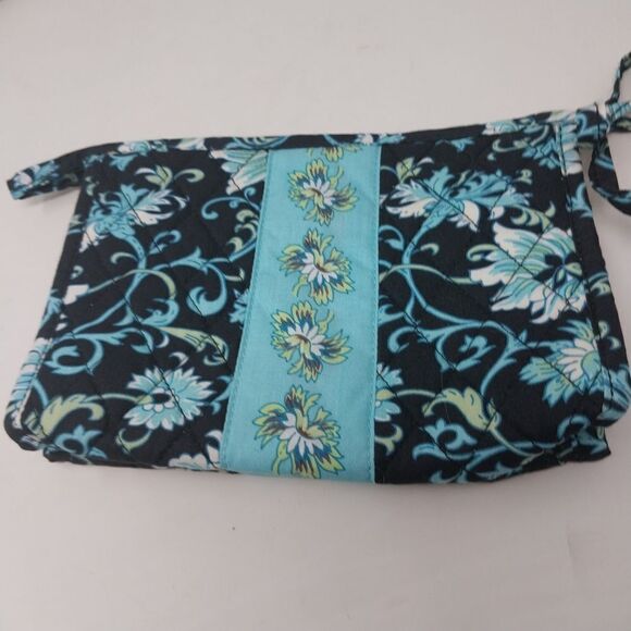 Set of two cosmetic bags. - Picture 8 of 13